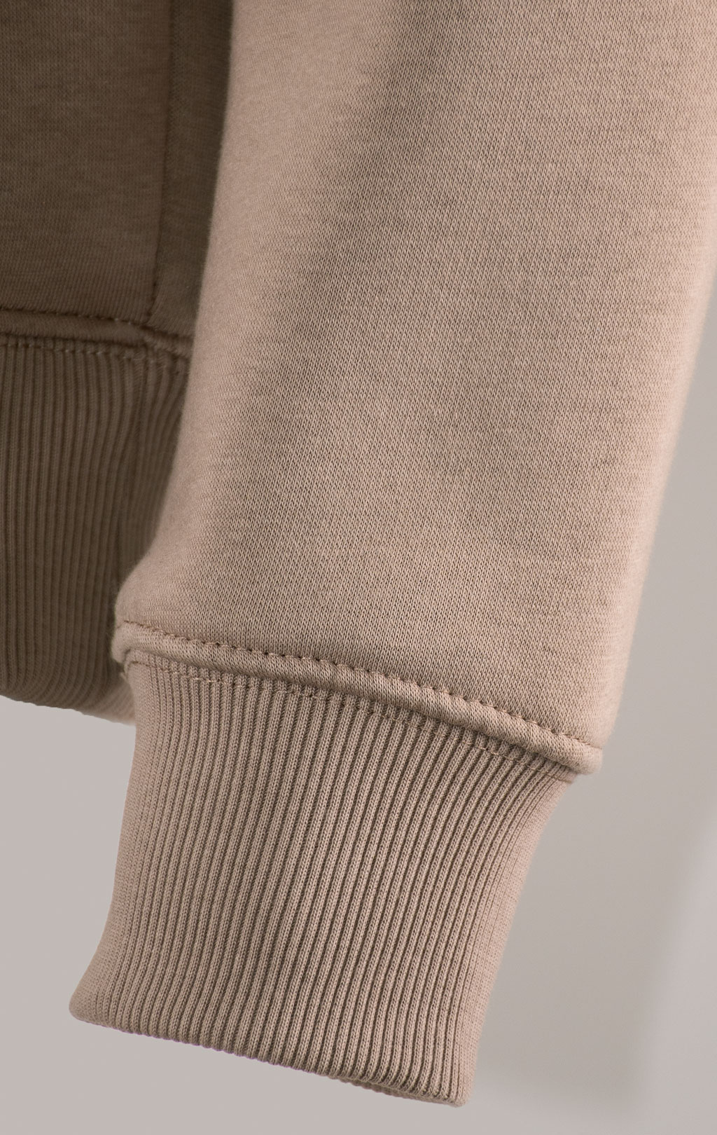 Свитшот ALPHA INDUSTRIES BASIC SWEATER SMALL LOGO vintage sand 