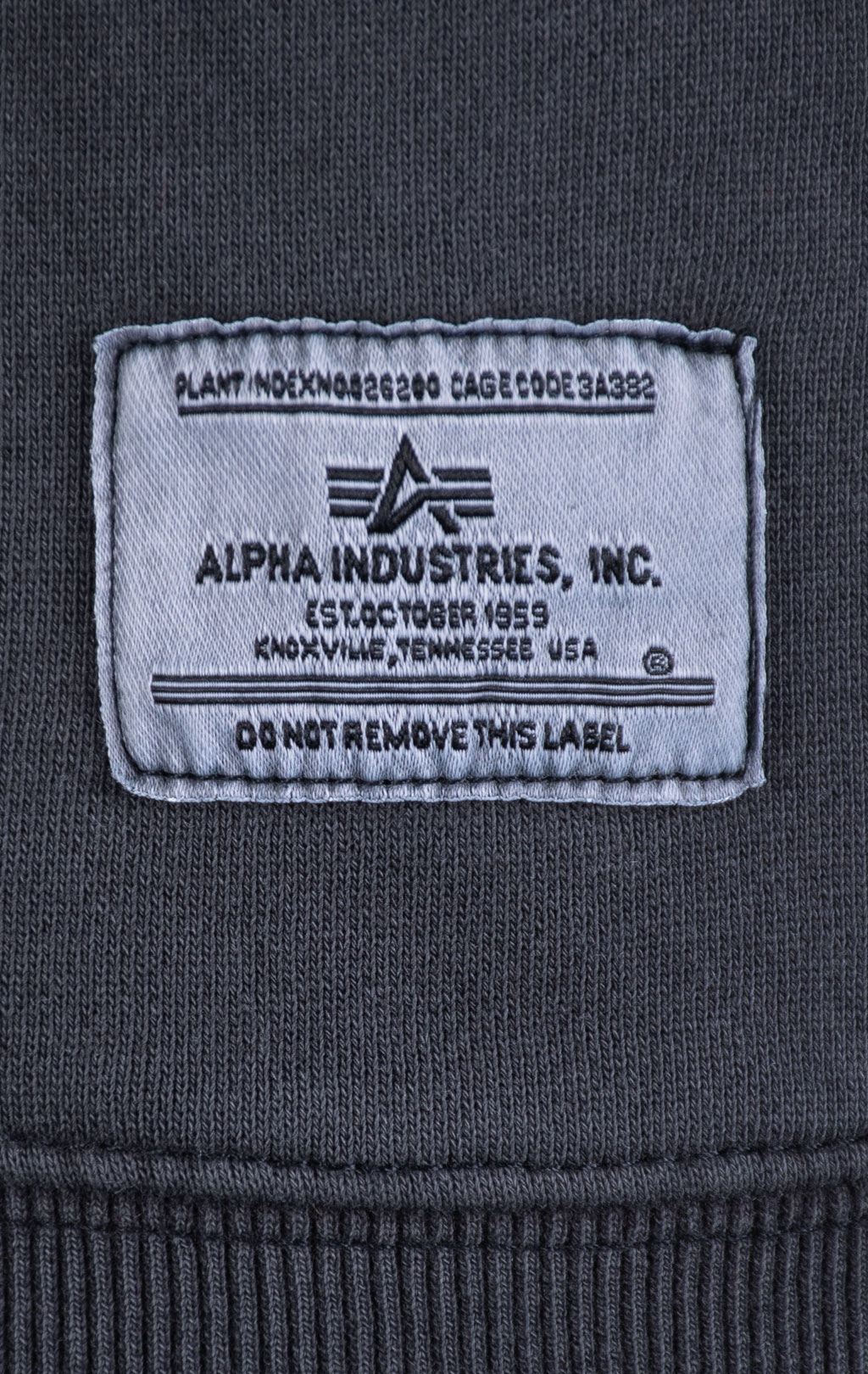 Свитшот ALPHA INDUSTRIES ESSENTIAL WASHED CREWNECK FW 21/22 black 