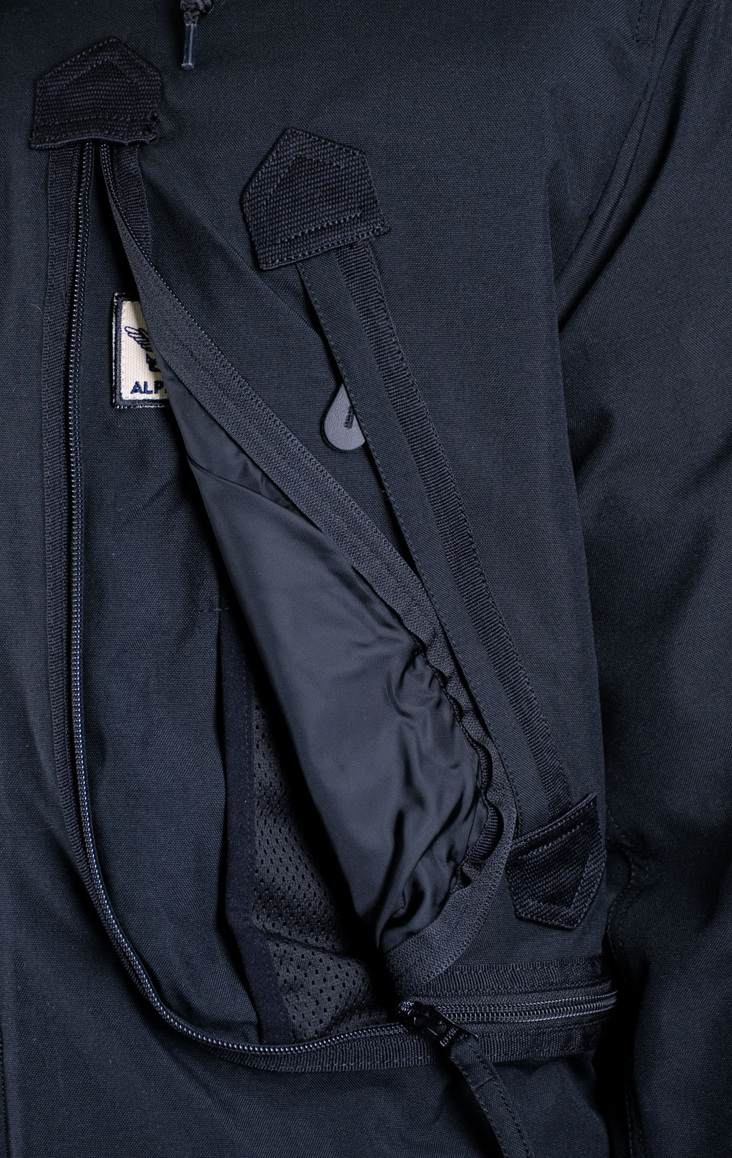 Аляска ALPHA INDUSTRIES POLAR black 