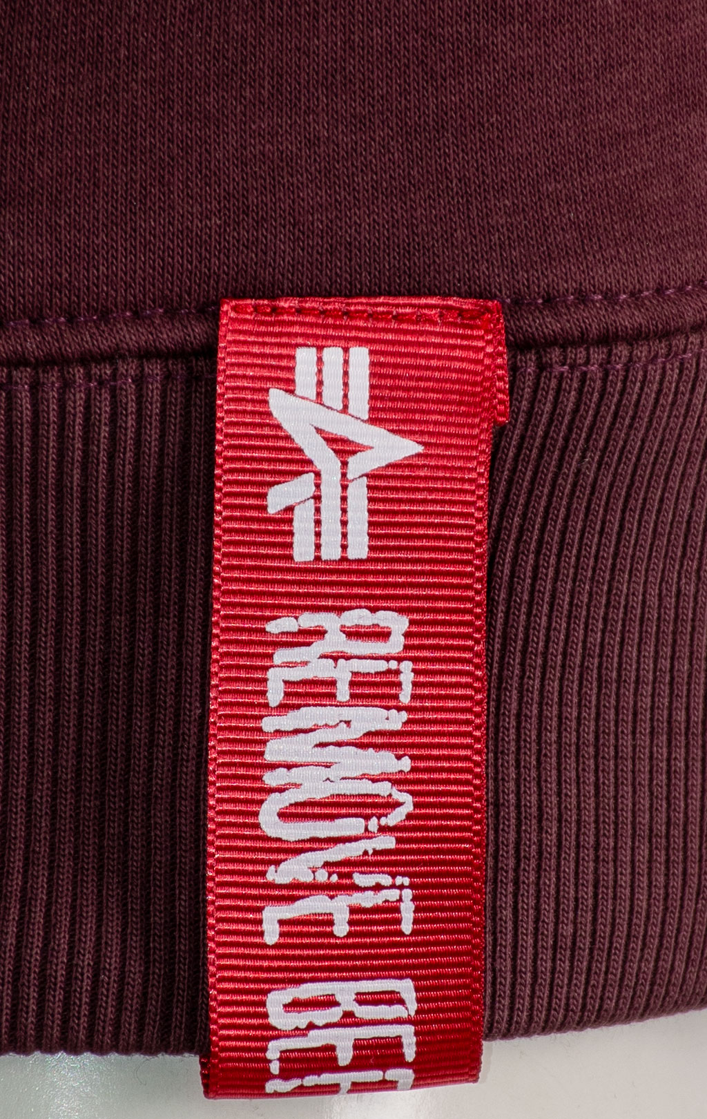 Свитшот ALPHA INDUSTRIES BASIC SWEATER SMALL LOGO deep maroon 