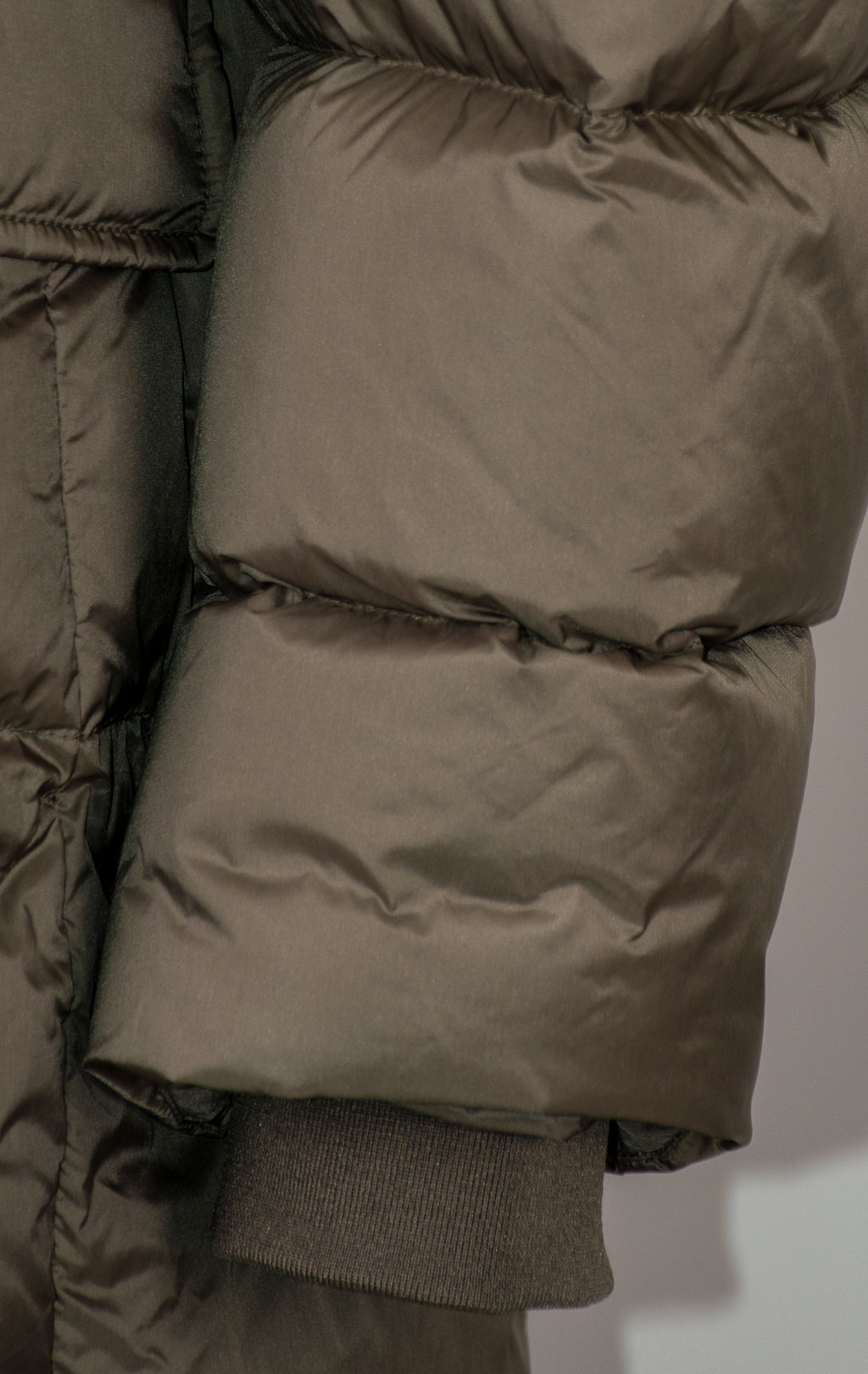 Женское пальто пуховое PARAJUMPERS LEONIE FW 25/26 olive grey 