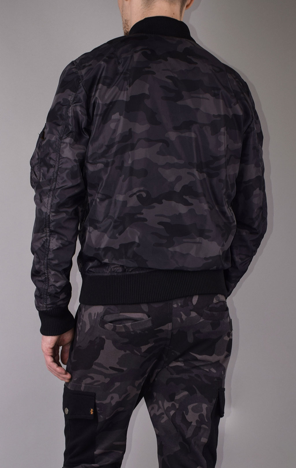 Ветровка-бомбер ALPHA INDUSTRIES TT MA-1 black camo 