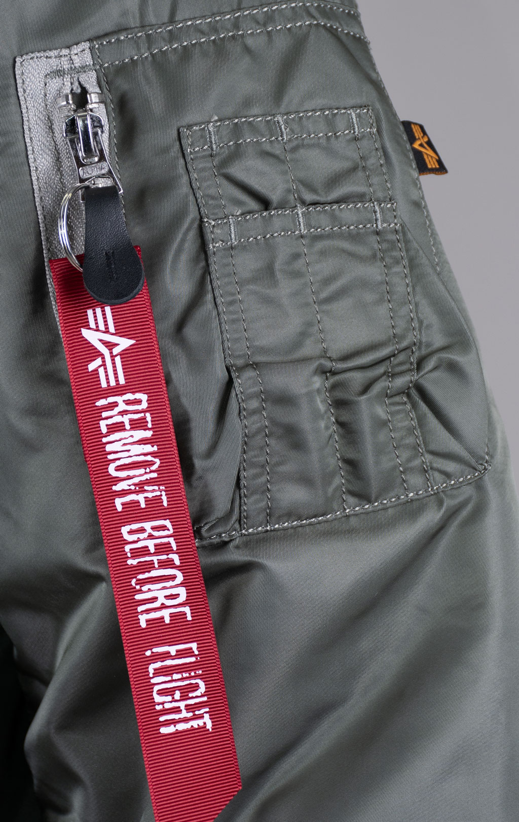 Бомбер ALPHA INDUSTRIES MA-1 CS vintage green 
