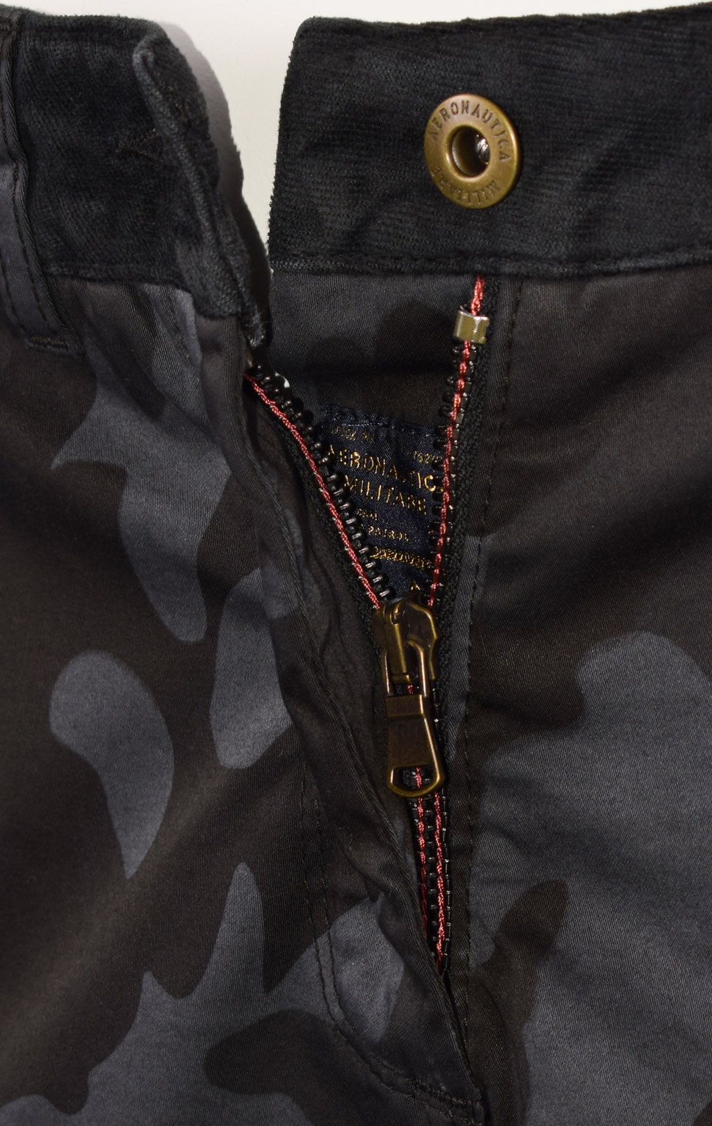 Женские брюки-карго AERONAUTICA MILITARE FW 22/23/AL camouflage nero (PA 1498) 