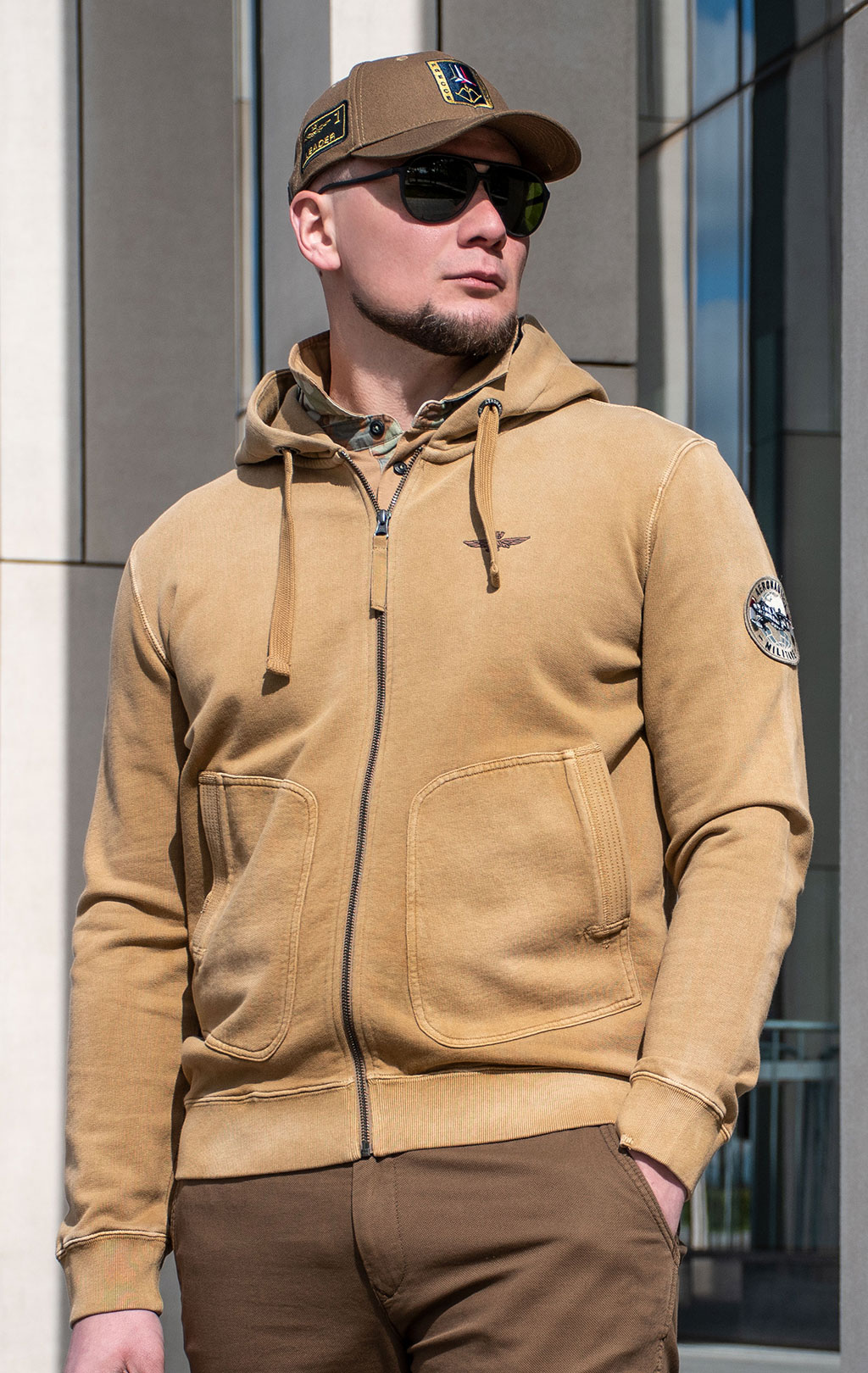 Толстовка с капюшоном AERONAUTICA MILITARE SS 24 m/IN peanut brown washed (FE 1882) 
