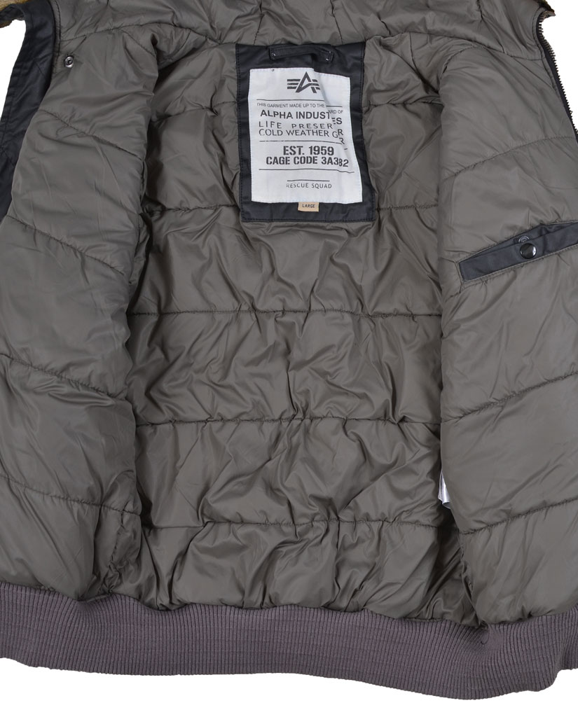 Куртка ALPHA INDUSTRIES MOUNTAIN JACKET black 