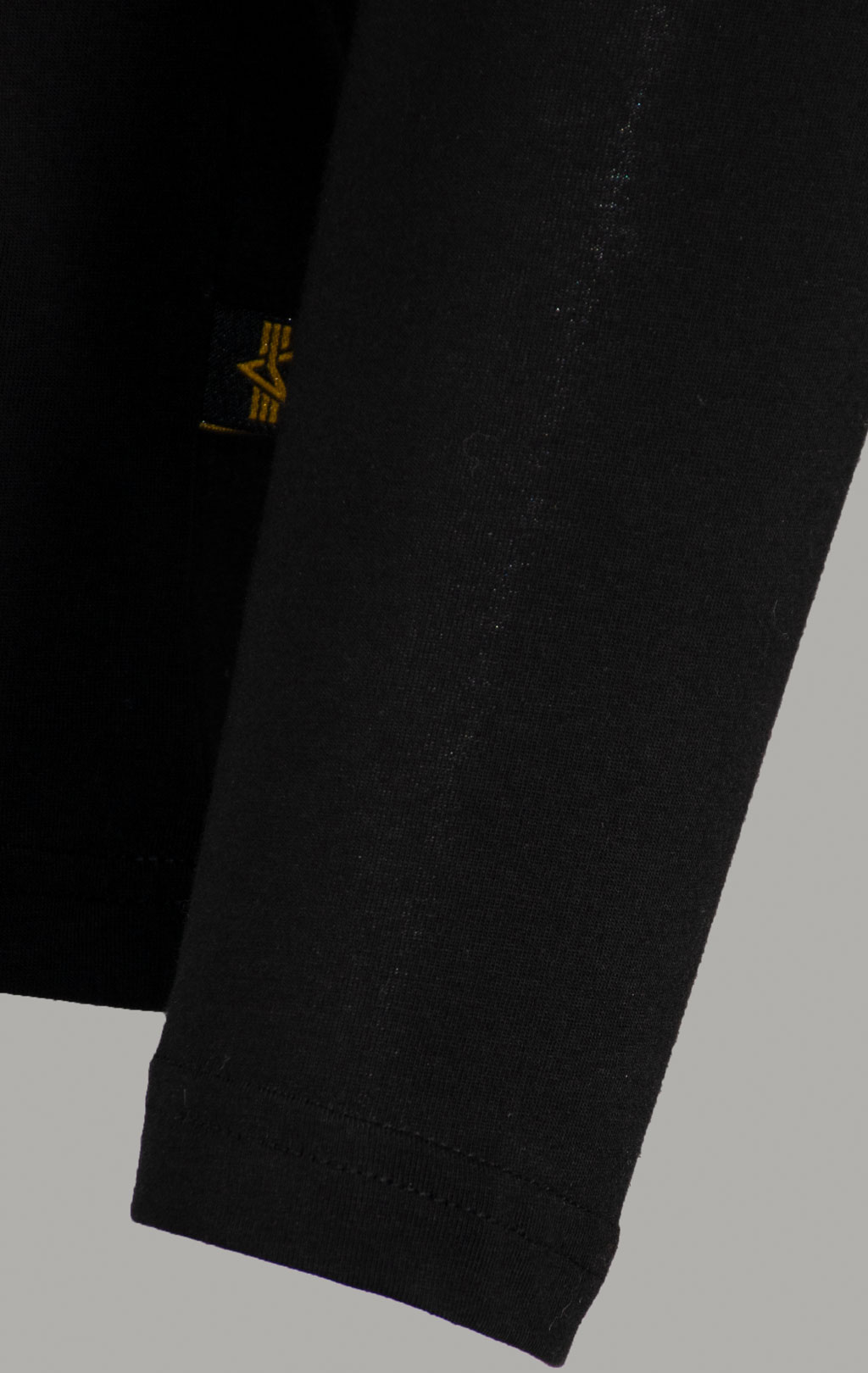 Лонгслив ALPHA INDUSTRIES BASIC LS SMALL LOGO black 