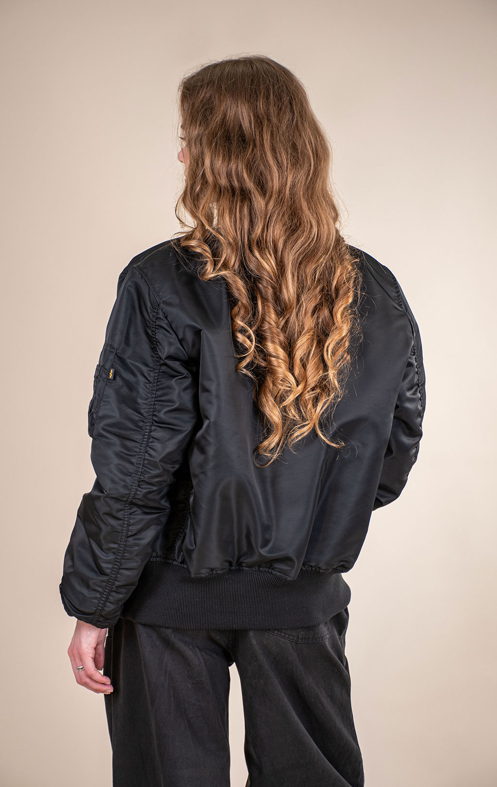 Бомбер ALPHA INDUSTRIES MA-1 HERITAGE FIT FLIGHT JACKET FW 26/27 black 