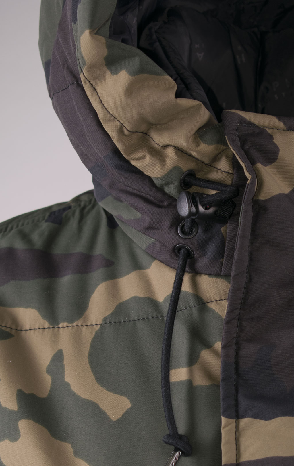 Женская куртка-парка ALPHA INDUSTRIES SIERRA PRIMALOFT PARKA dark woodland camo 