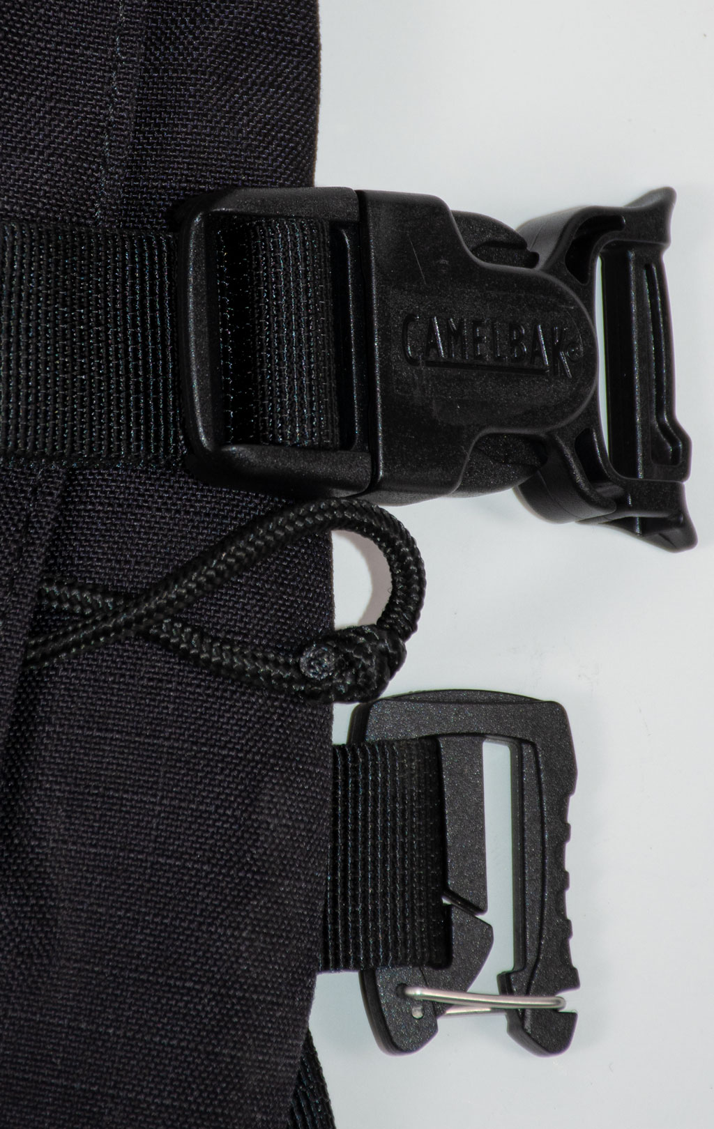 Питьевая система армейская CamelBak на молнии, горловина под клапаном, 3L black 
