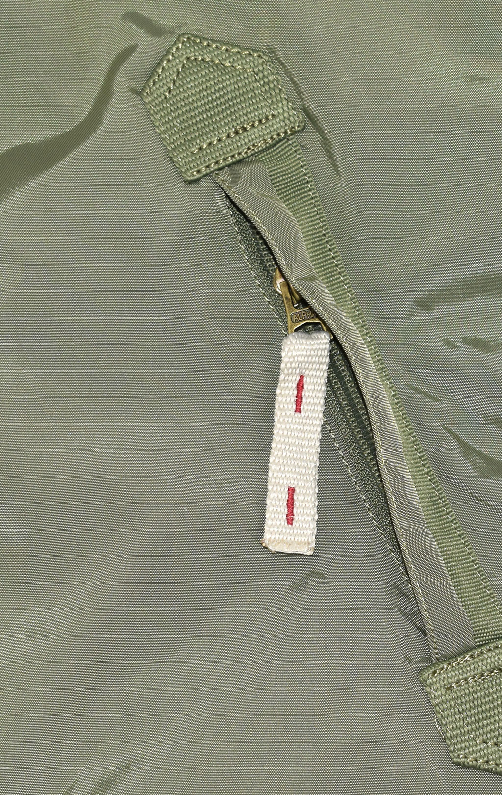 Женская куртка-пилот ALPHA INDUSTRIES INJECTOR-III PATCH sage green 