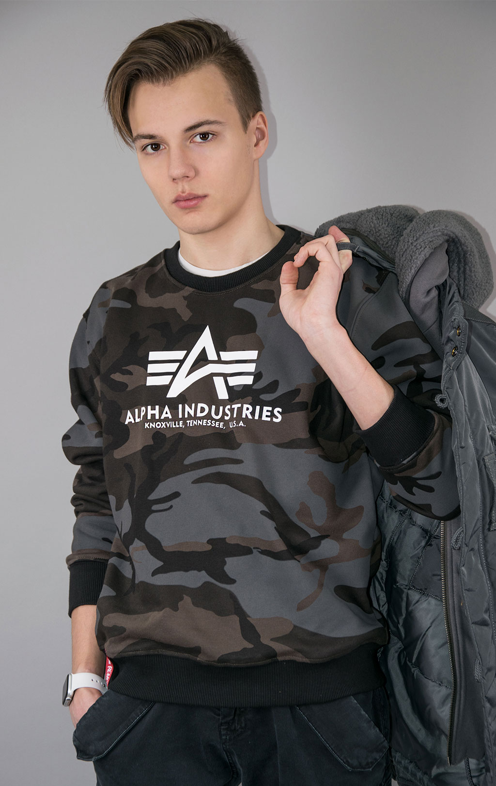 Свитшот ALPHA INDUSTRIES BASIC SWEATER black camo 