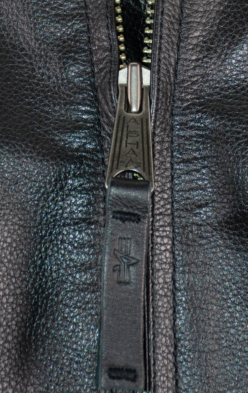 Куртка-бомбер лётная ALPHA INDUSTRIES LEATHER LF MA-1 кожа black 