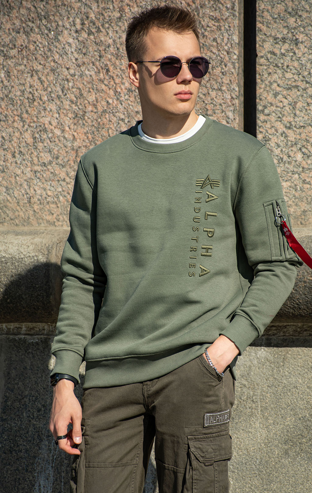 Свитшот ALPHA INDUSTRIES EMB SWEATER dark olive 