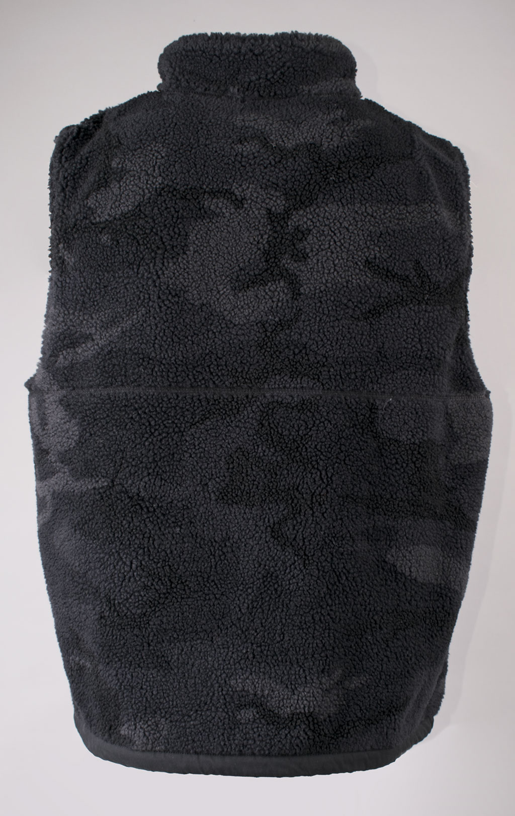 Жилет ALPHA INDUSTRIES SHERPA UTILITY VEST FW 21/22 m black woodland camo 