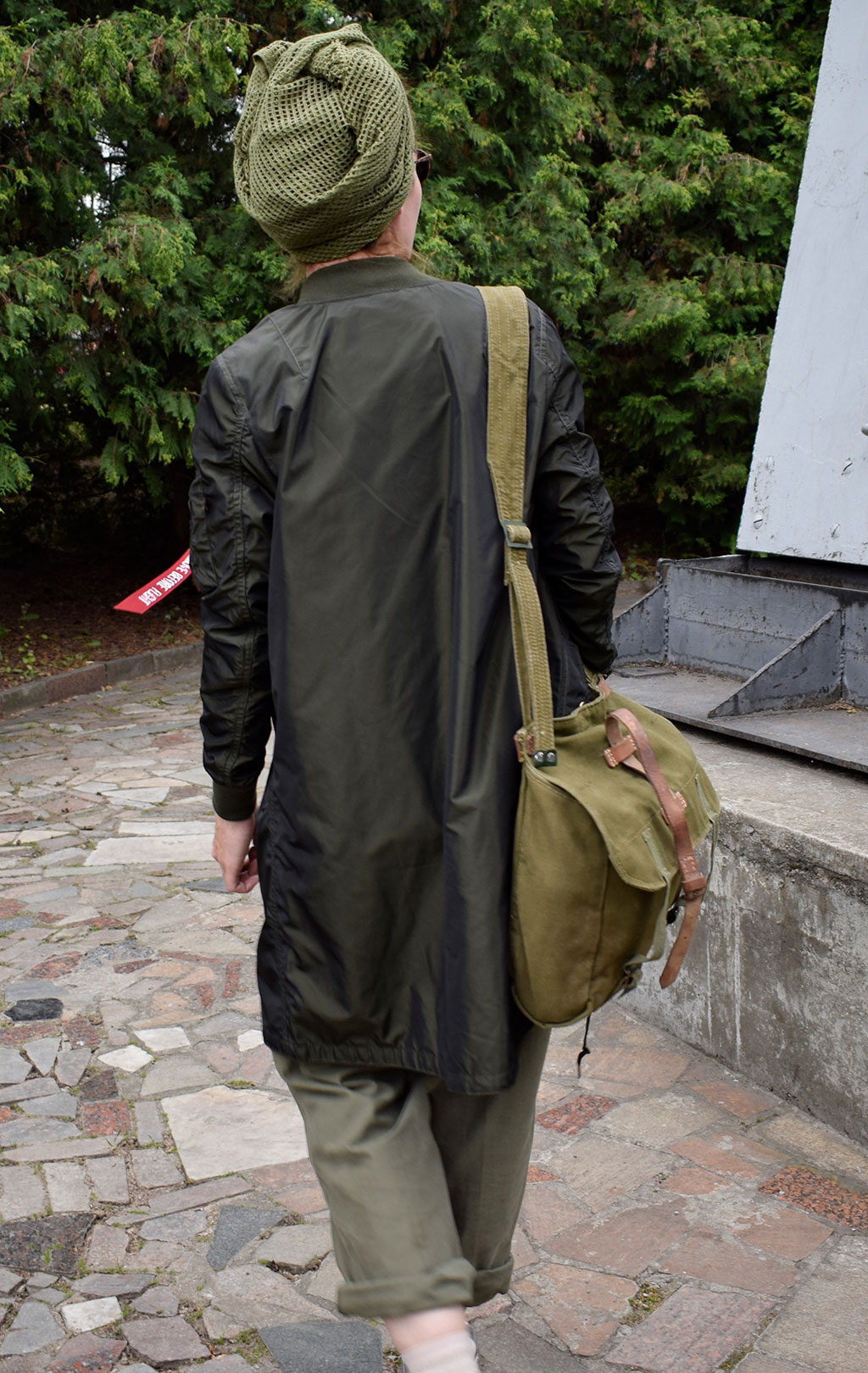 Женская ветровка-бомбер удлинённая ALPHA INDUSTRIES LW COAT IRIDIUM MA-1 dark green 