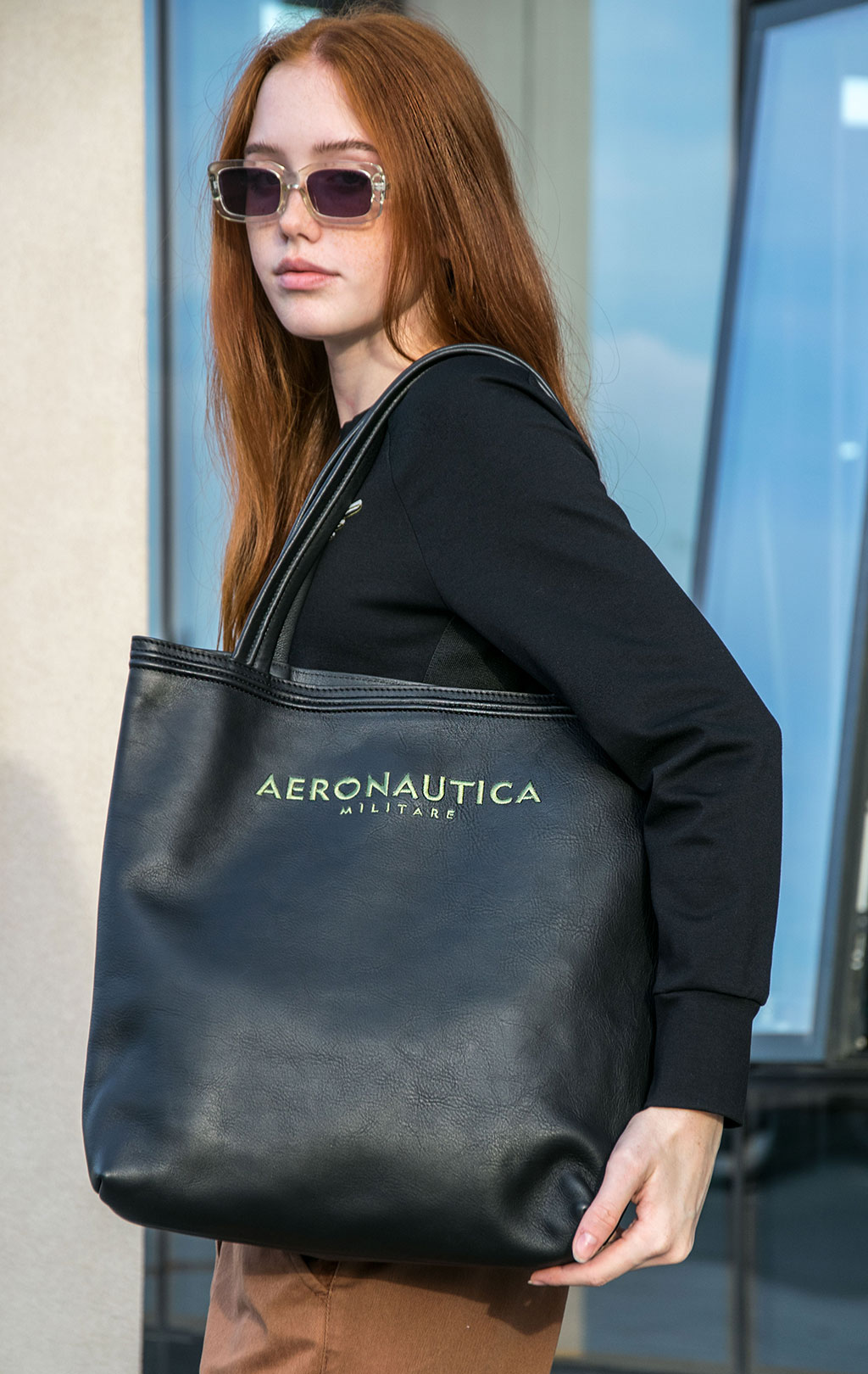 Женская сумка AERONAUTICA MILITARE LEATHER SHOPPER FW 23/24/IN nero-verde (BO 1102) 