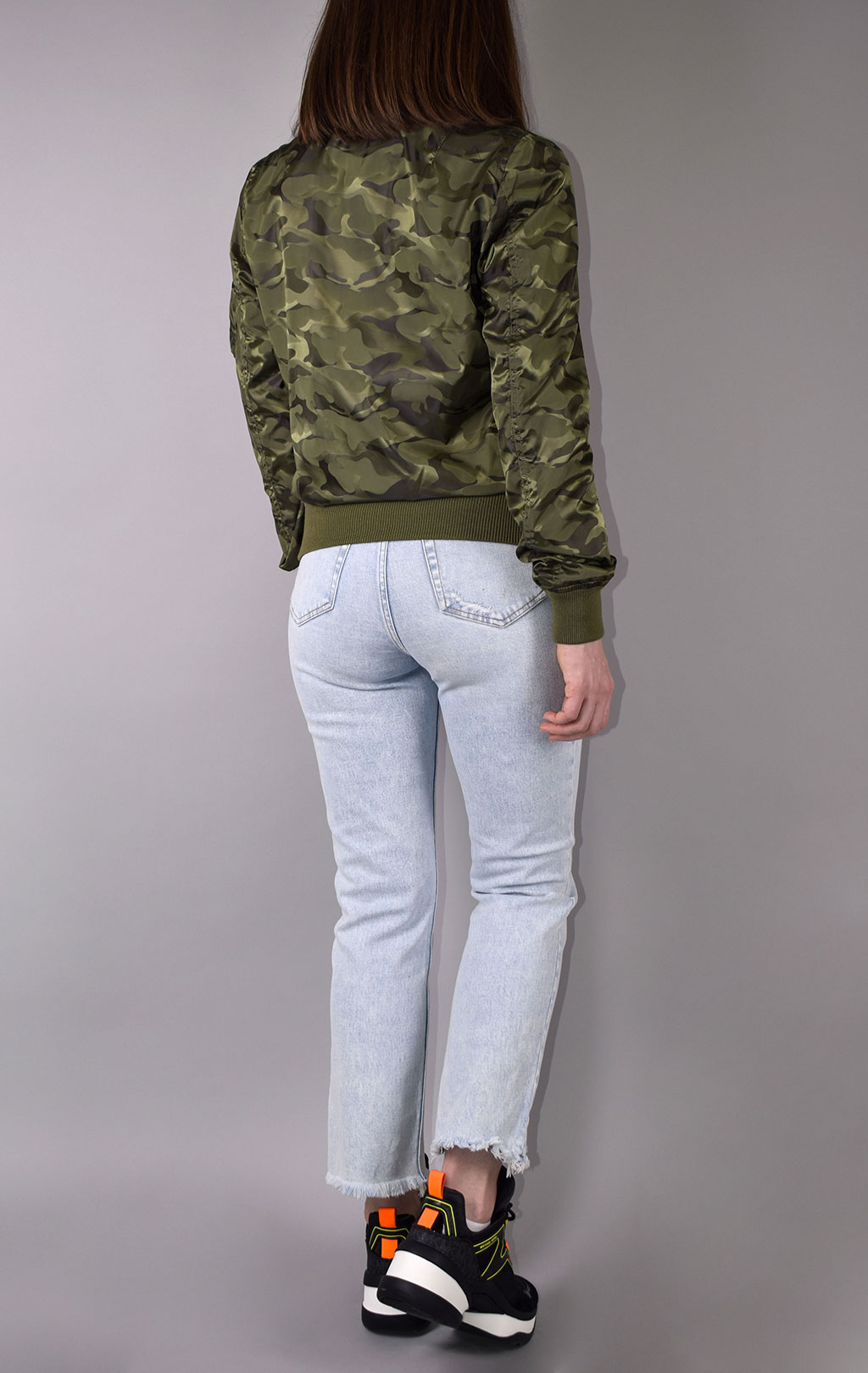 Женская ветровка-бомбер лётная ALPHA INDUSTRIES VFLW Shiny Camo MA-1 sage green 