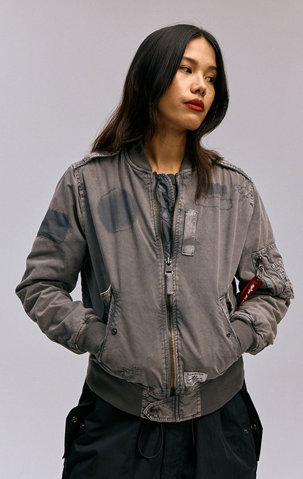 Женская ветровка ALPHA INDUSTRIES RIP AND REPAIR FLIGHT JACKET L-2B SS 24 m aircraft gray 