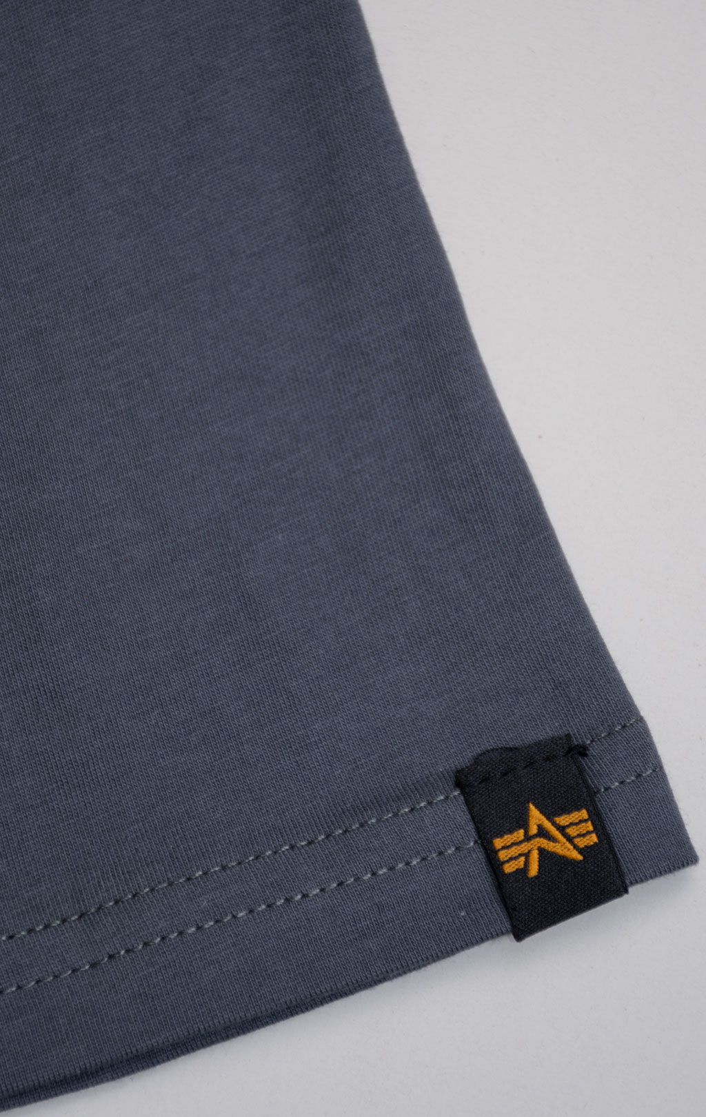 Футболка ALPHA INDUSTRIES BASIC T grey black 