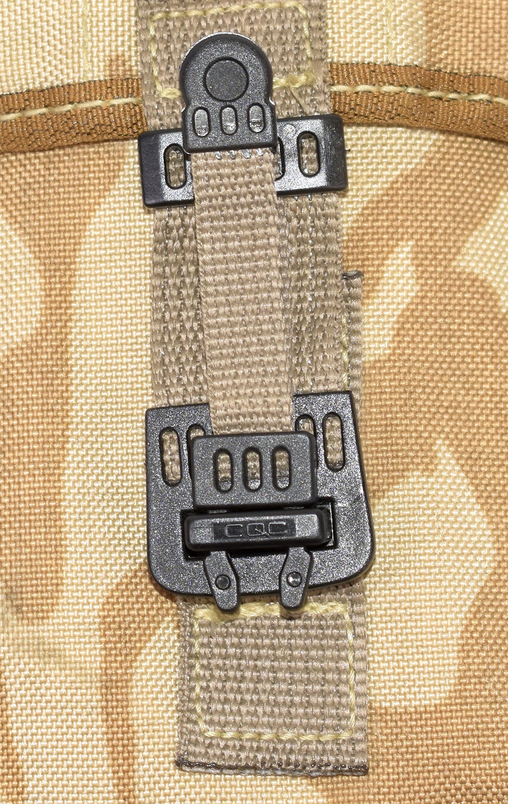 Подсумок многоцелевой Utility MOLLE dpm desert б/у Англия