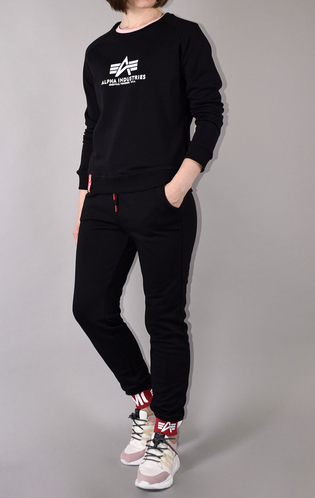 Женский свитшот ALPHA INDUSTRIES NEW BASIC SWEATER black 