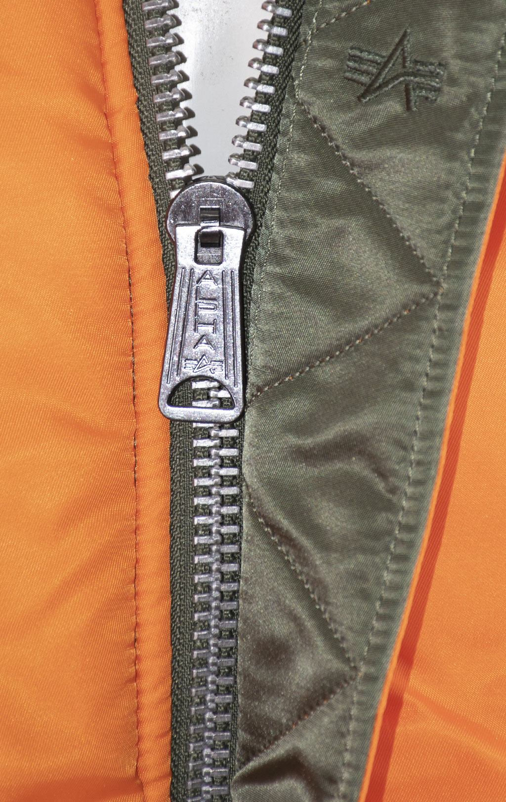 Бомбер ALPHA INDUSTRIES ORIGINAL FIT MA-1 SS 25 m sage 