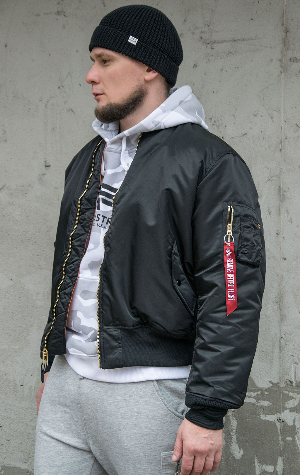 Бомбер ALPHA INDUSTRIES MA-1 black 