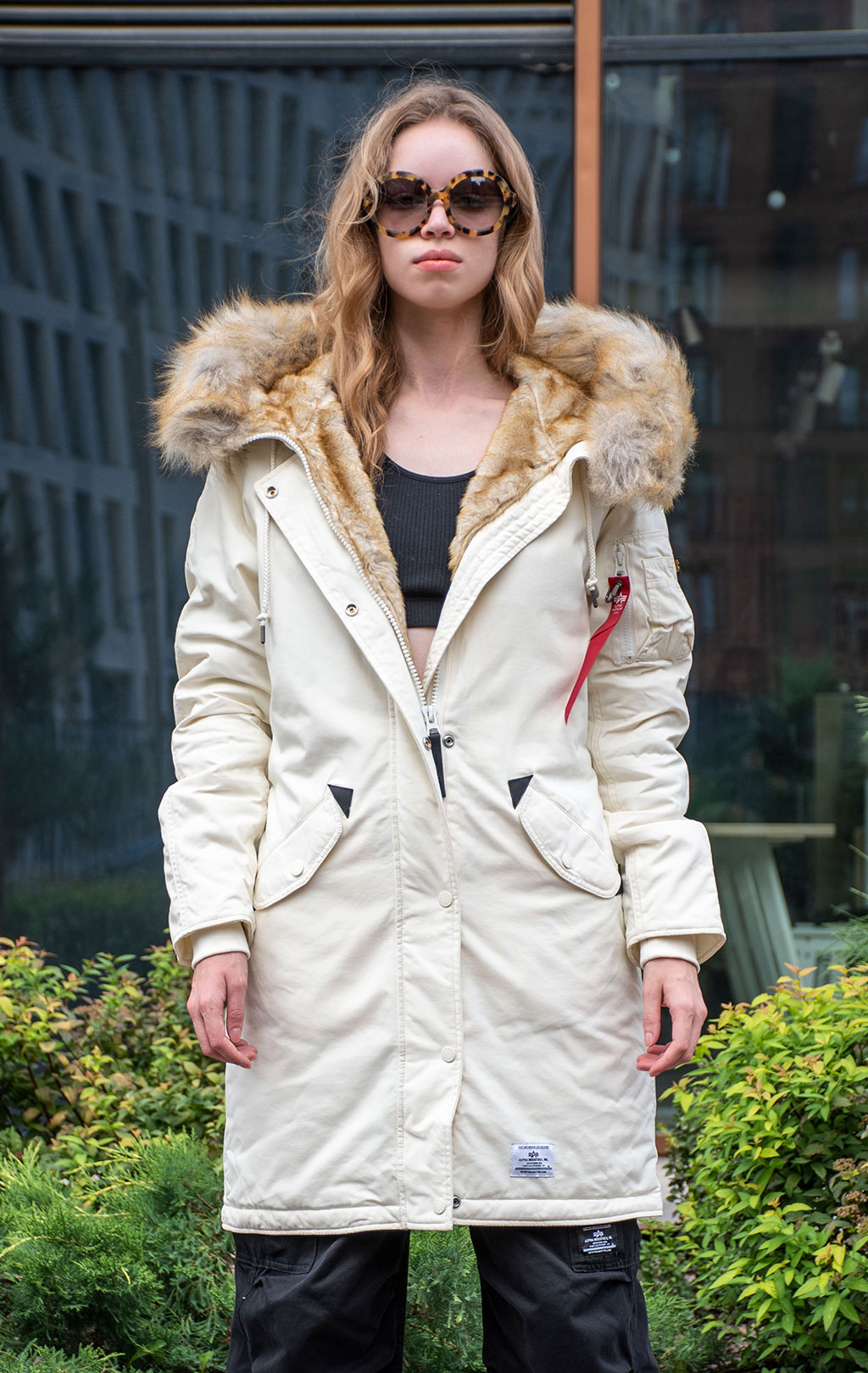 Женская аляска ALPHA INDUSTRIES ELYSE FW 22/23 m light cream 