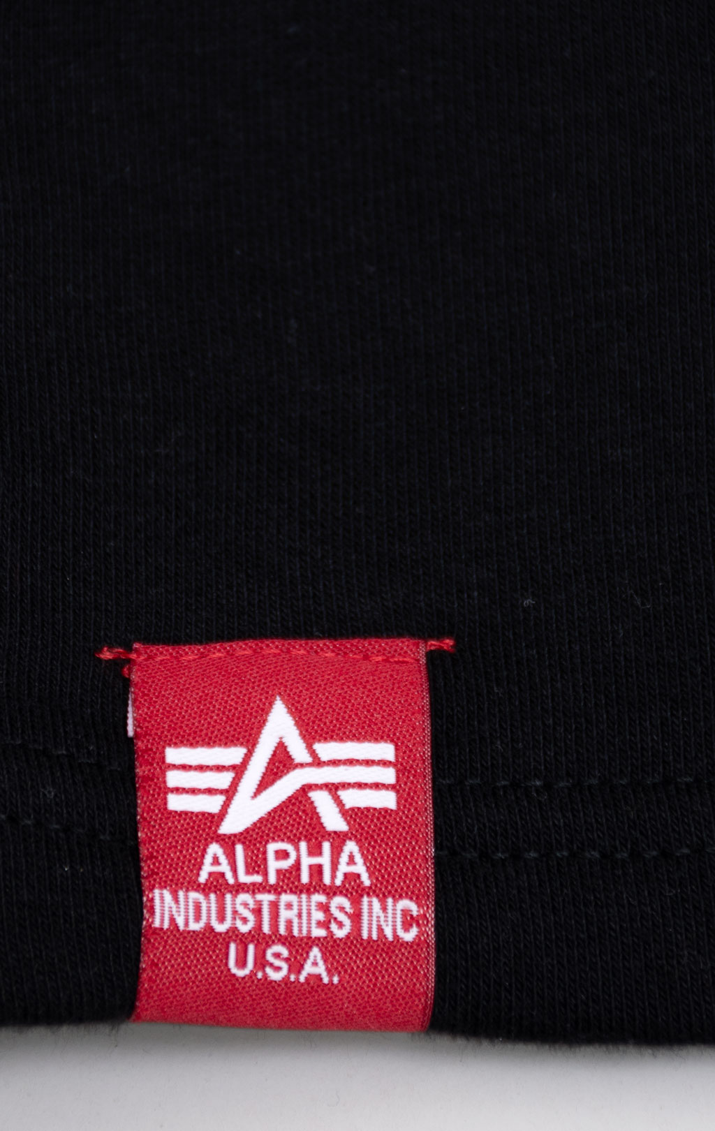 Женская футболка ALPHA INDUSTRIES NASA LONG T OS black 