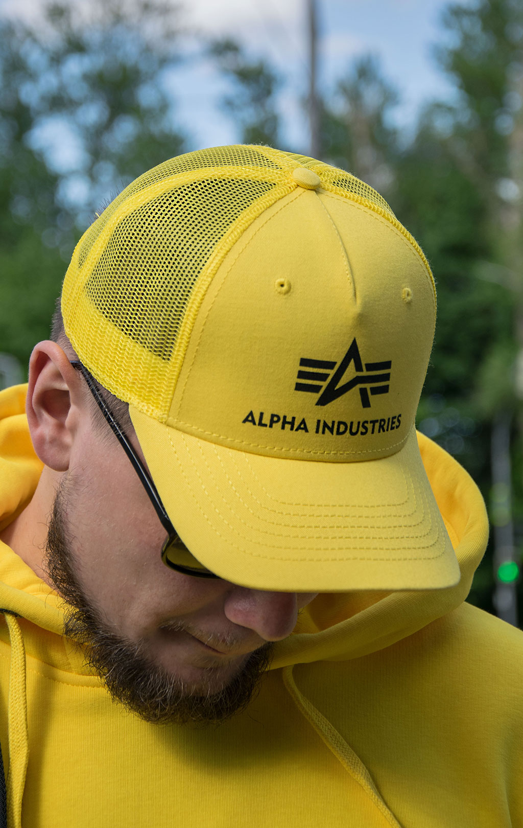 Бейсболка ALPHA INDUSTRIES BASIC TRUCKER CAP prime yellow 