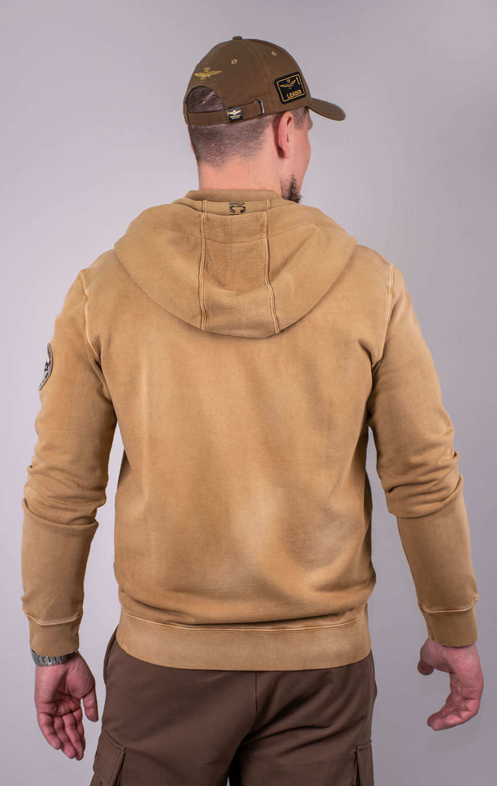 Толстовка с капюшоном AERONAUTICA MILITARE SS 24 m/IN peanut brown washed (FE 1882) 