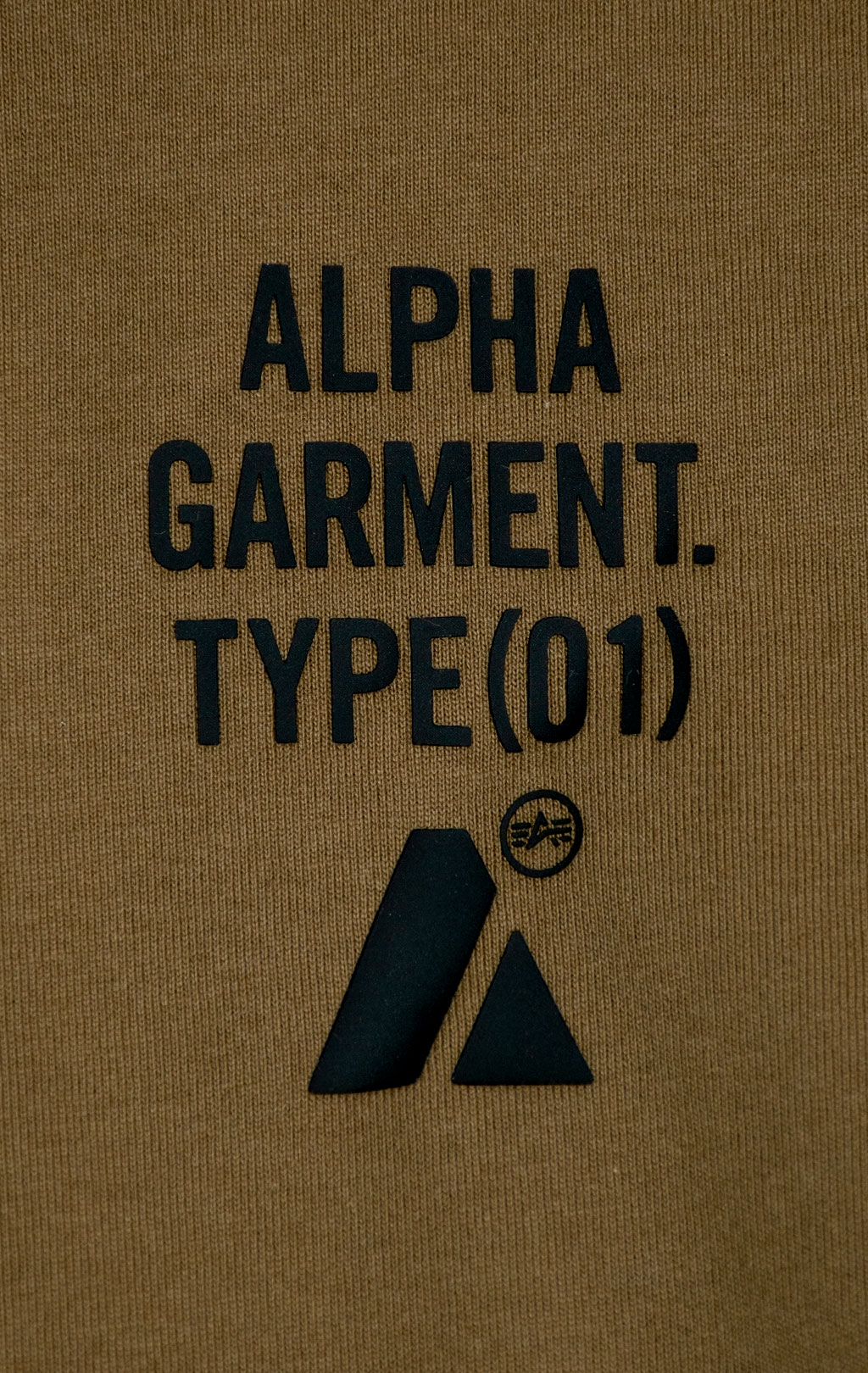 Лонгслив ALPHA INDUSTRIES UNFRM LS GRAPHIC TEE FW 25/26 tan M001150 