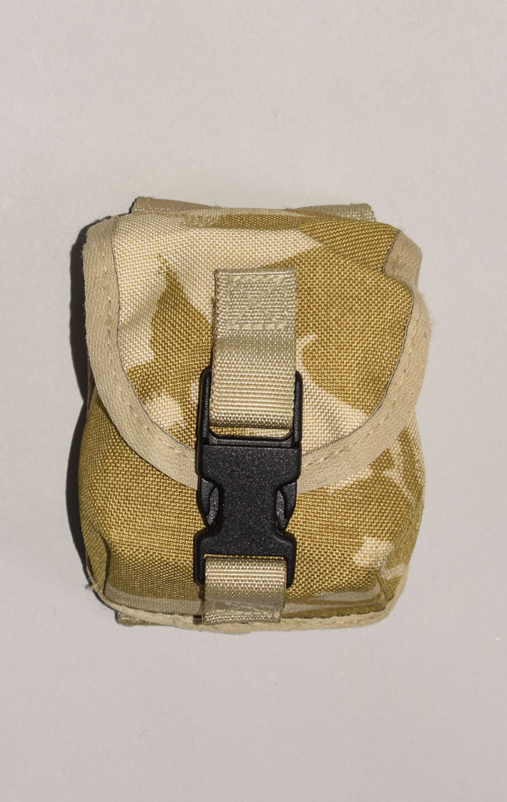 Подсумок гранатный AP Grenade MOLLE dpm desert б/у Англия