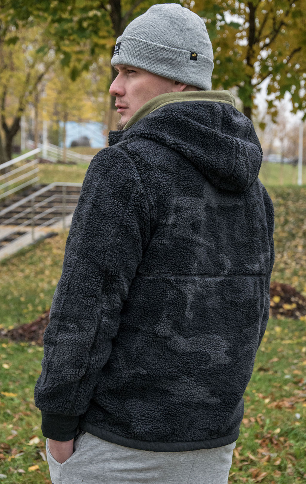 Куртка ALPHA INDUSTRIES HOODED SHERPA UTILITY JACKET FW 21/22 m black woodland camo 