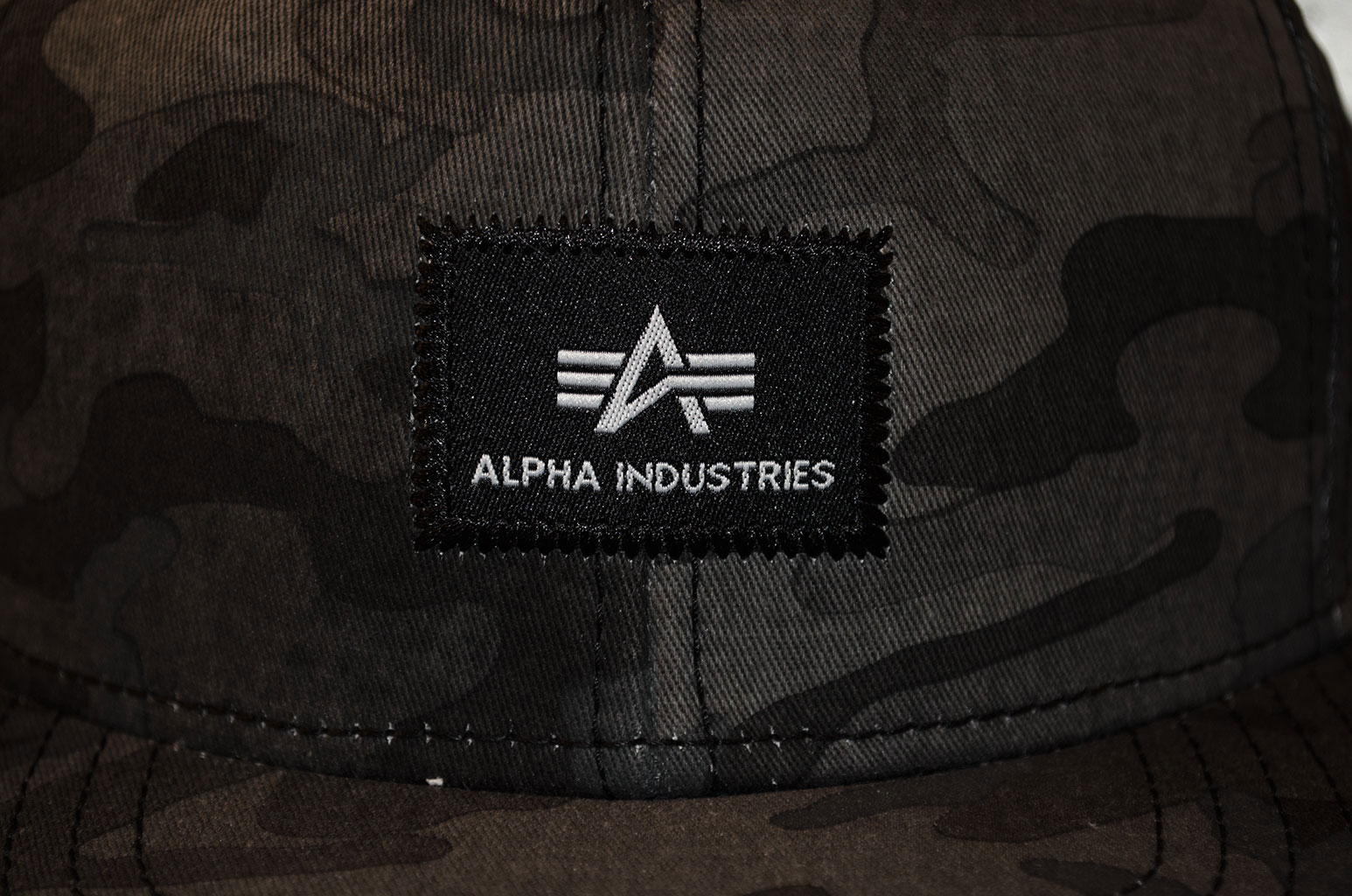 Бейсболка ALPHA INDUSTRIES X-FIT CAP black camo 