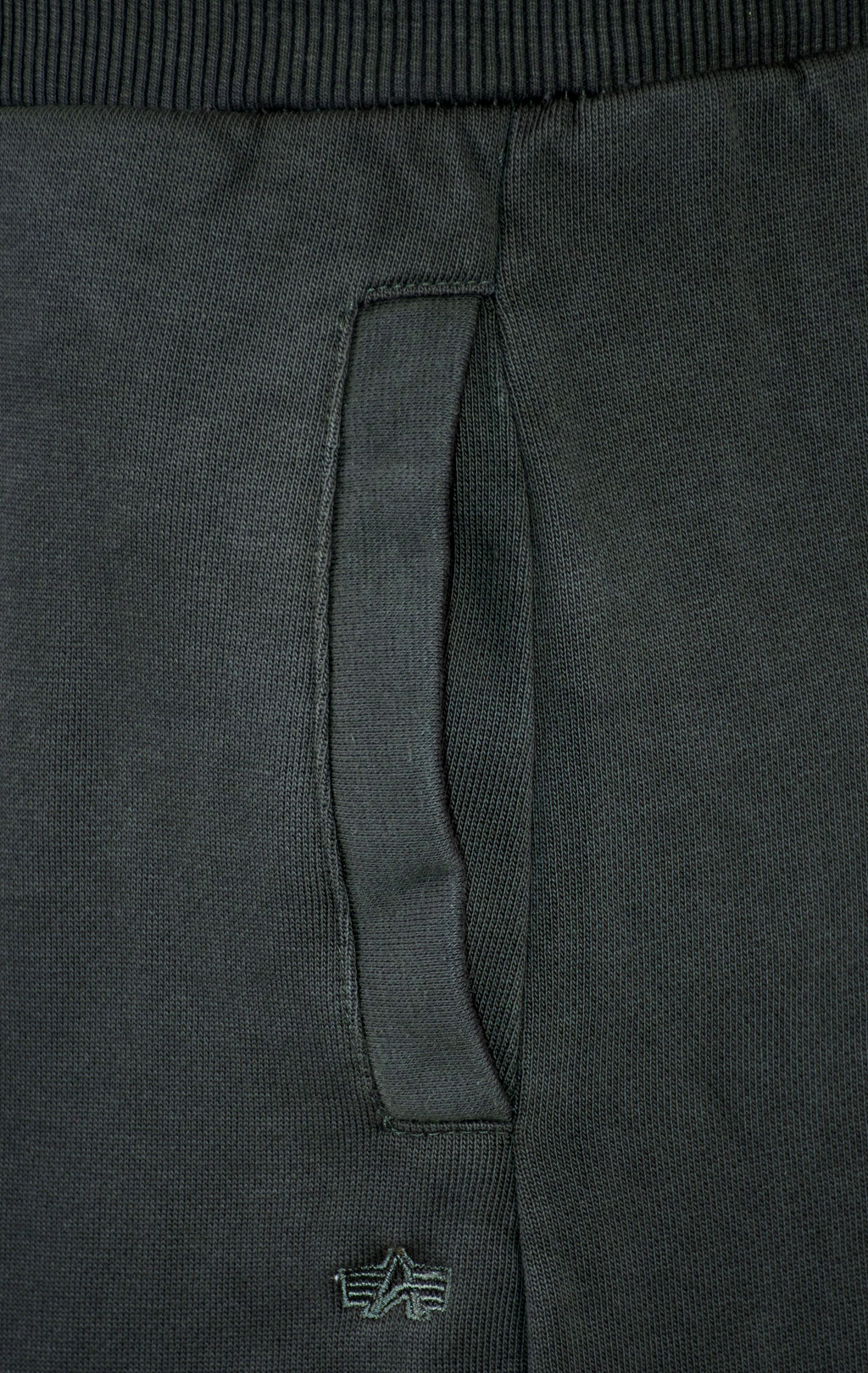 Брюки спортивные джоггеры ALPHA INDUSTRIES ESSENTIAL FRENCH TERRY SWEATPANTS SS 25 m charcoal 