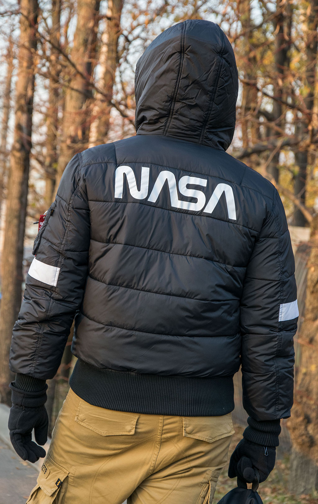 Куртка ALPHA INDUSTRIES HOODED PUFFER FD NASA black 