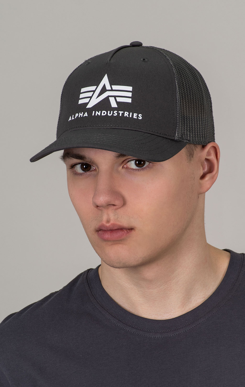 Бейсболка ALPHA INDUSTRIES BASIC TRUCKER CAP vintage grey 
