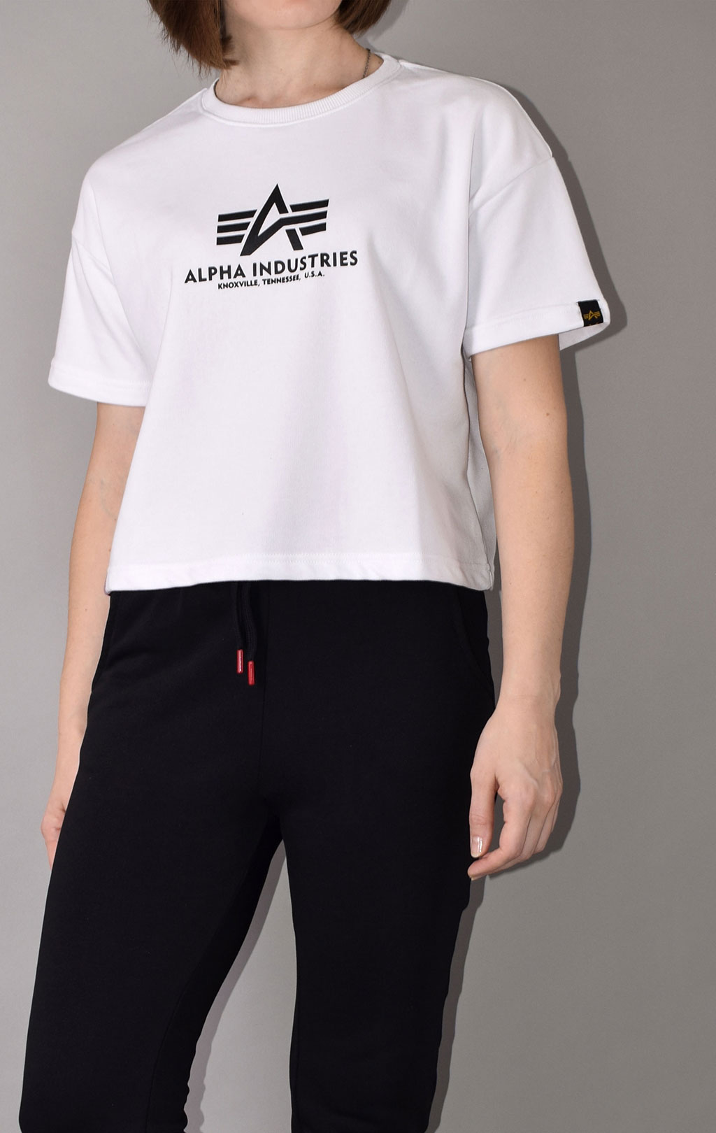 Женская футболка-кроп ALPHA INDUSTRIES BASIC BOXY T white 