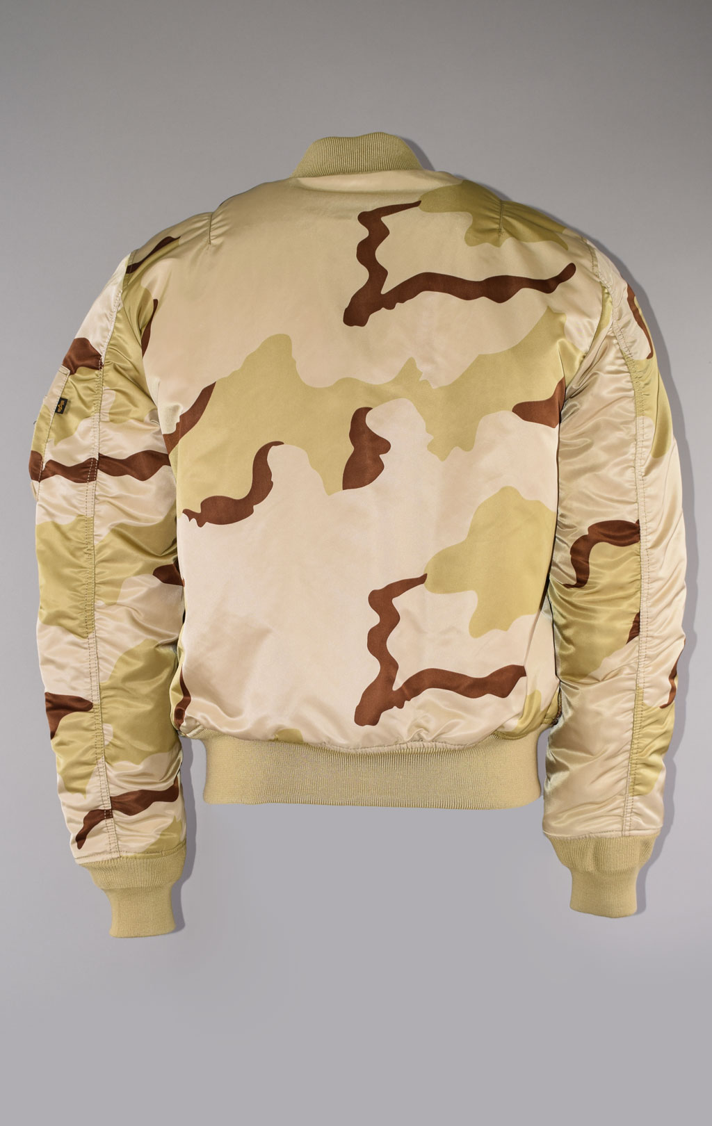 Бомбер ALPHA INDUSTRIES SLIM FIT/EUROPEAN FIT MA-1 SS 22 m desert camo 