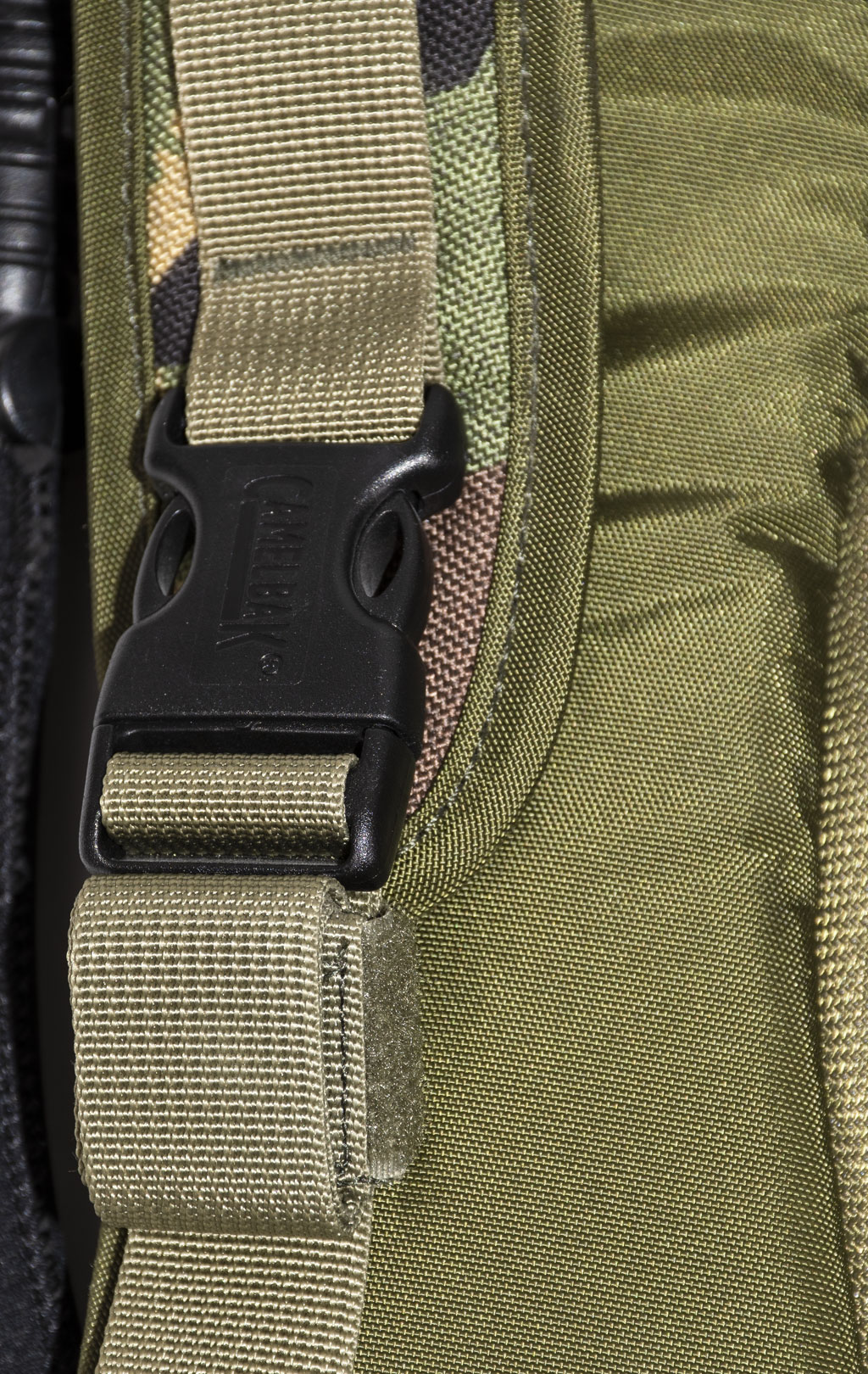 Питьевая система армейская CamelBak на молнии, горловина под клапаном, 3L dpm 