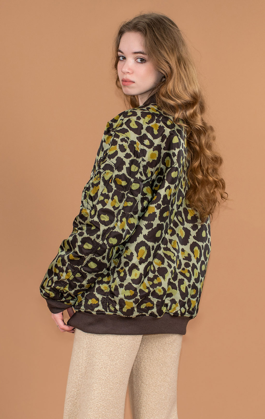 Женская куртка-бомбер лётная ALPHA INDUSTRIES CORE CAMO MA-1 olive leo camo 