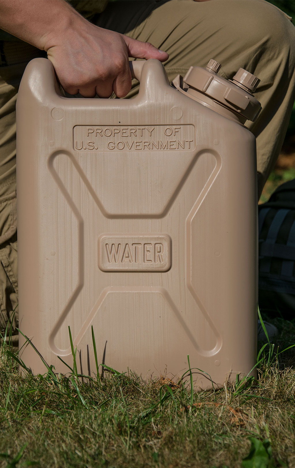 Канистра для воды khaki США