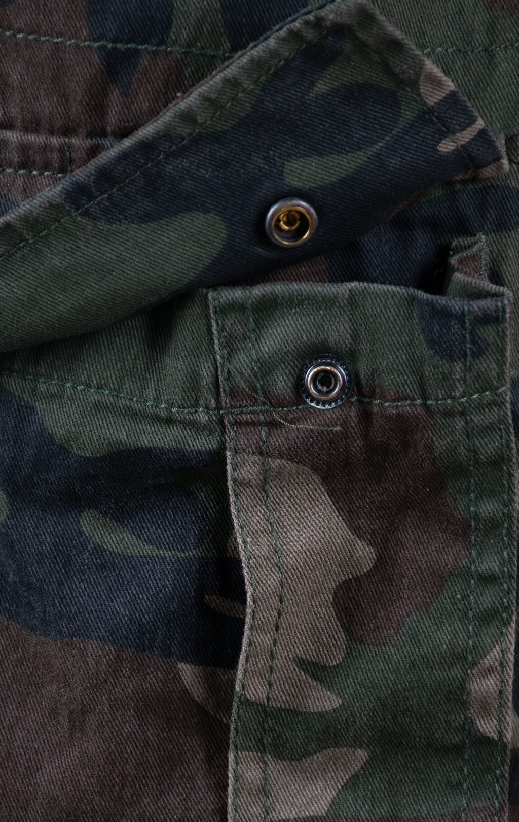 Шорты карго удлинённые BRANDIT Urban Legend 3/4 camo woodland 