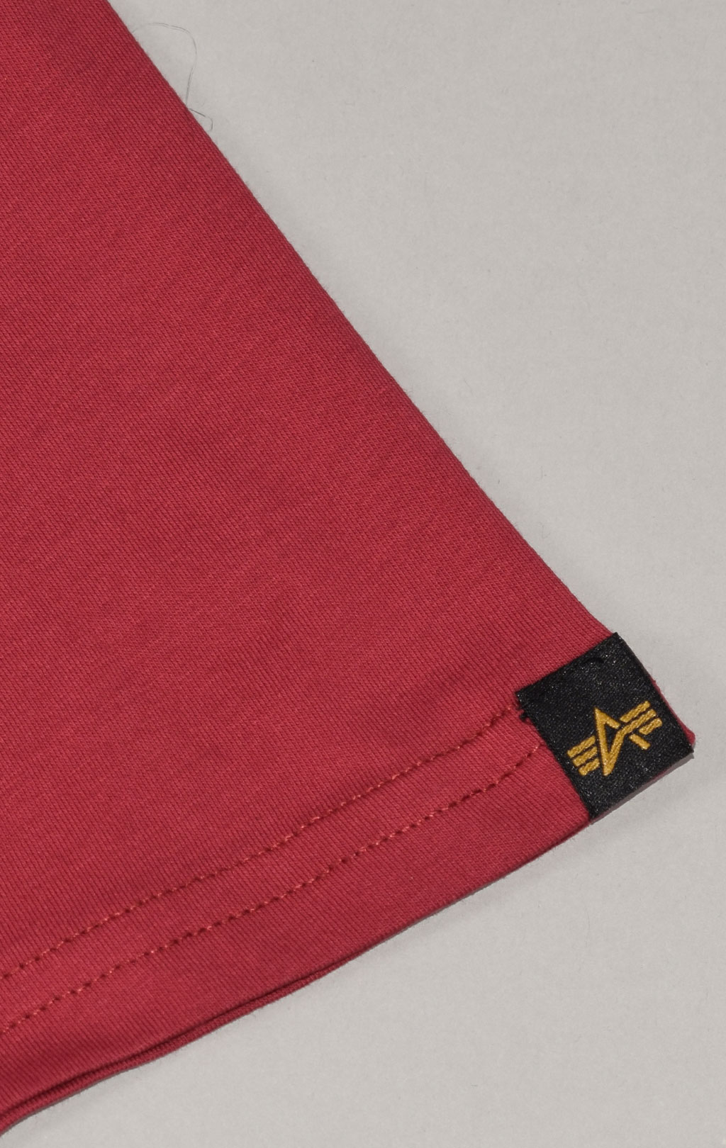 Футболка ALPHA INDUSTRIES BASIC T RBF red 