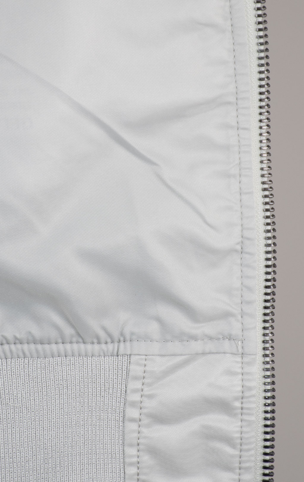 Женская ветровка ALPHA INDUSTRIES CROPPED GEN-II FLIGHT JACKET L-2B SS 25 m light gray 