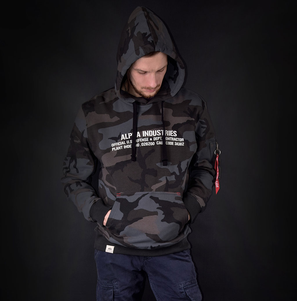 Толстовка ALPHA INDUSTRIES CARGO RUBBER PRINT HOODY black camo 