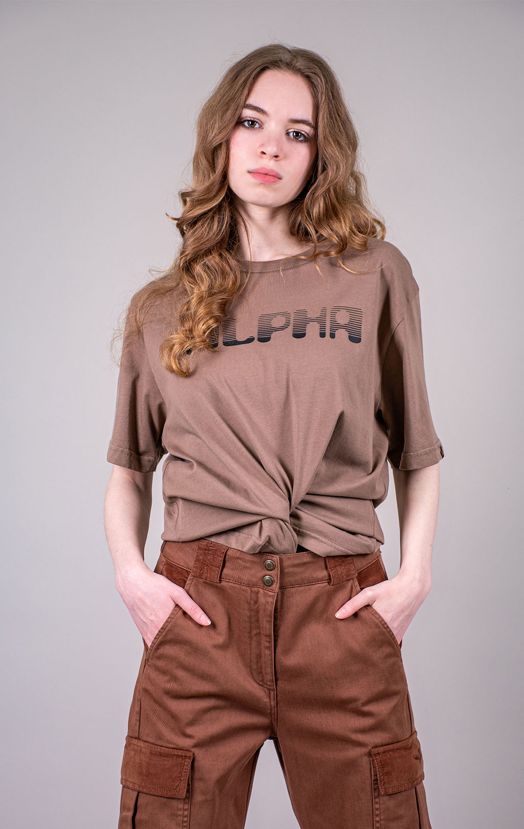 Футболка ALPHA INDUSTRIES ALPHA LOGOS TEE плотная FW 24/25 coyote brown 