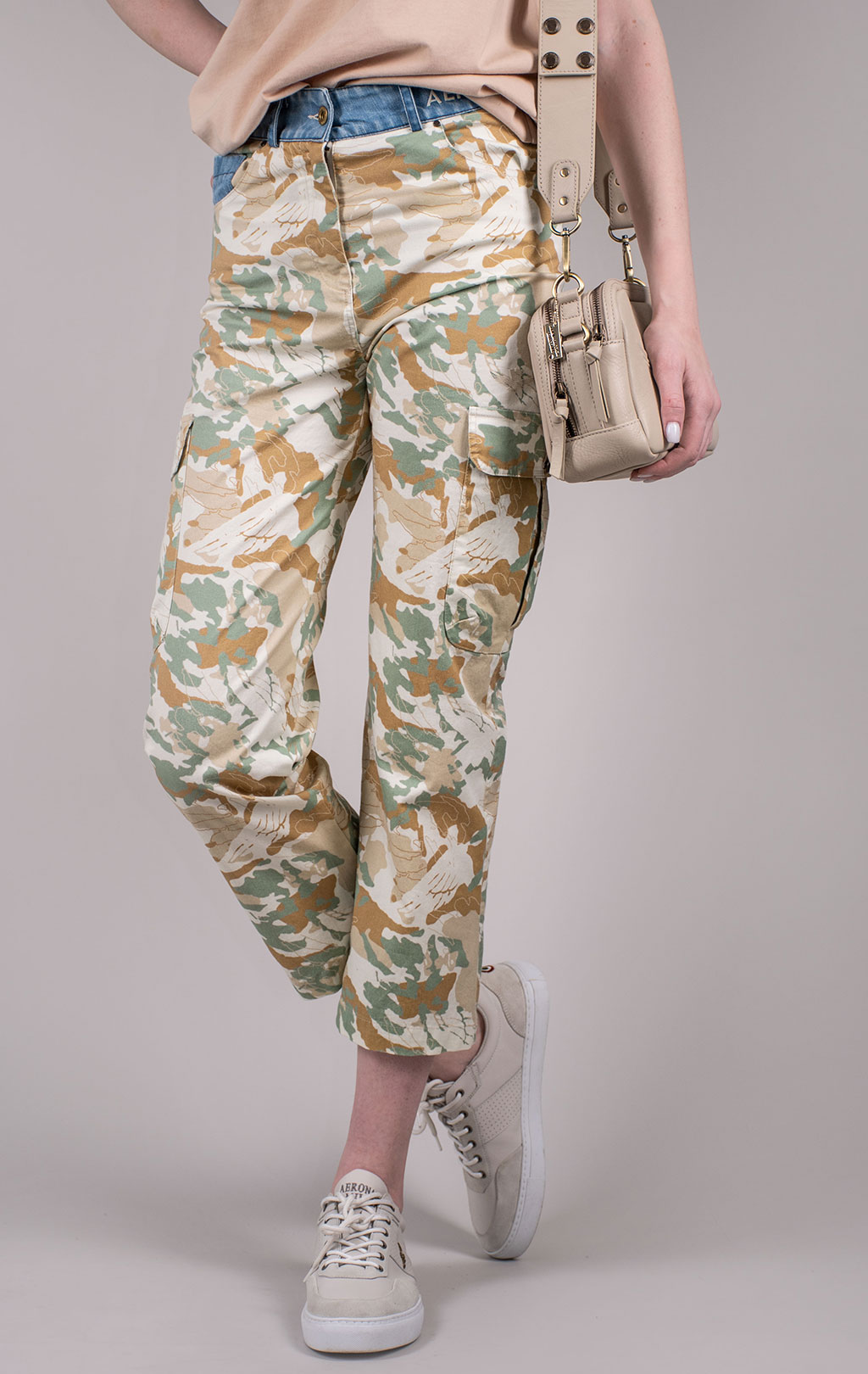 Женские брюки-карго AERONAUTICA MILITARE SS 24/TN camouflage naturale/salvia (PA 1595) 